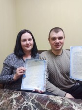 ДВІ МОЛОДІ СІМ’Ї ОФОРМИЛИ ДОКУМЕНТИ НА ВЛАСНЕ ЖИТЛО